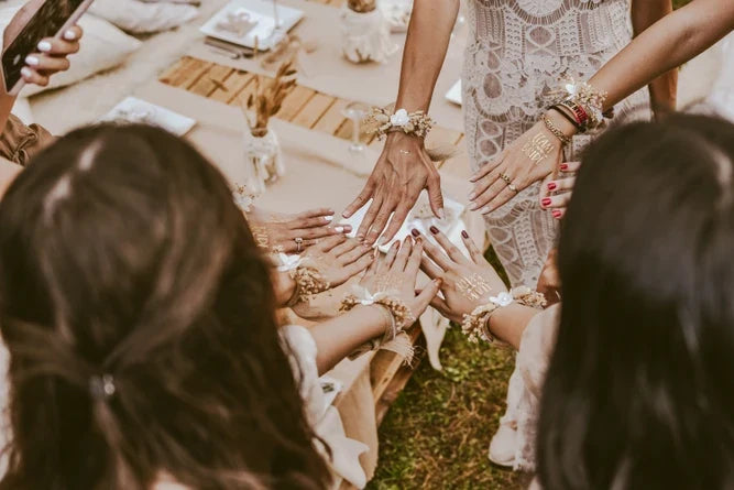 10 Thoughtful Bachelorette Party Favors for your Friends